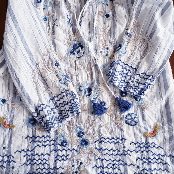 JOHNNY WAS Embroidered Shiloh White Cotton Peasant Blouse Tassle Tie Size Small - Picture 6 of 9